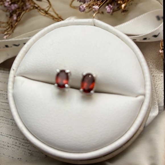 Jewelry - NWOT Natural Garnet and .925 Sterling Silver earrings.